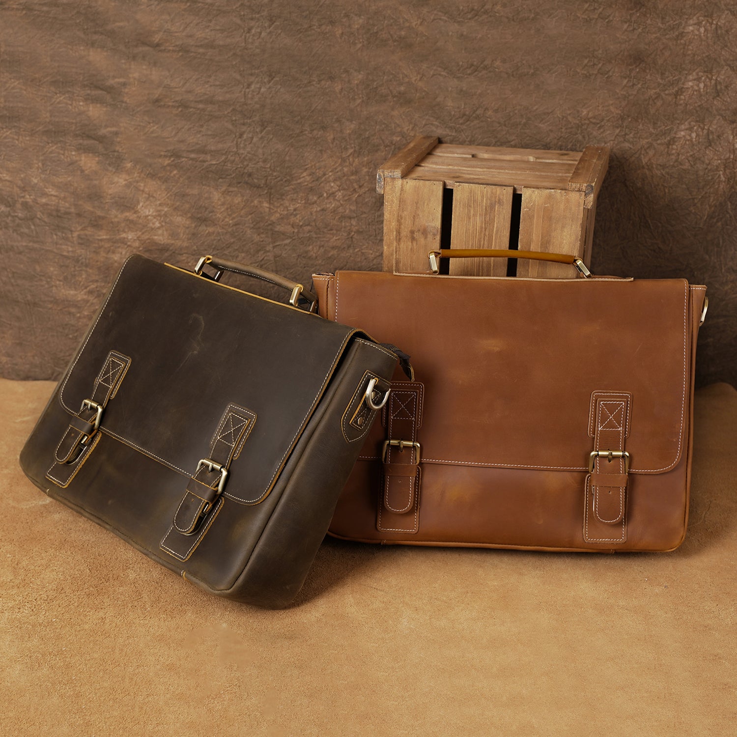 Polare Vintage Leather Messenger Bag (Scenario Shows)