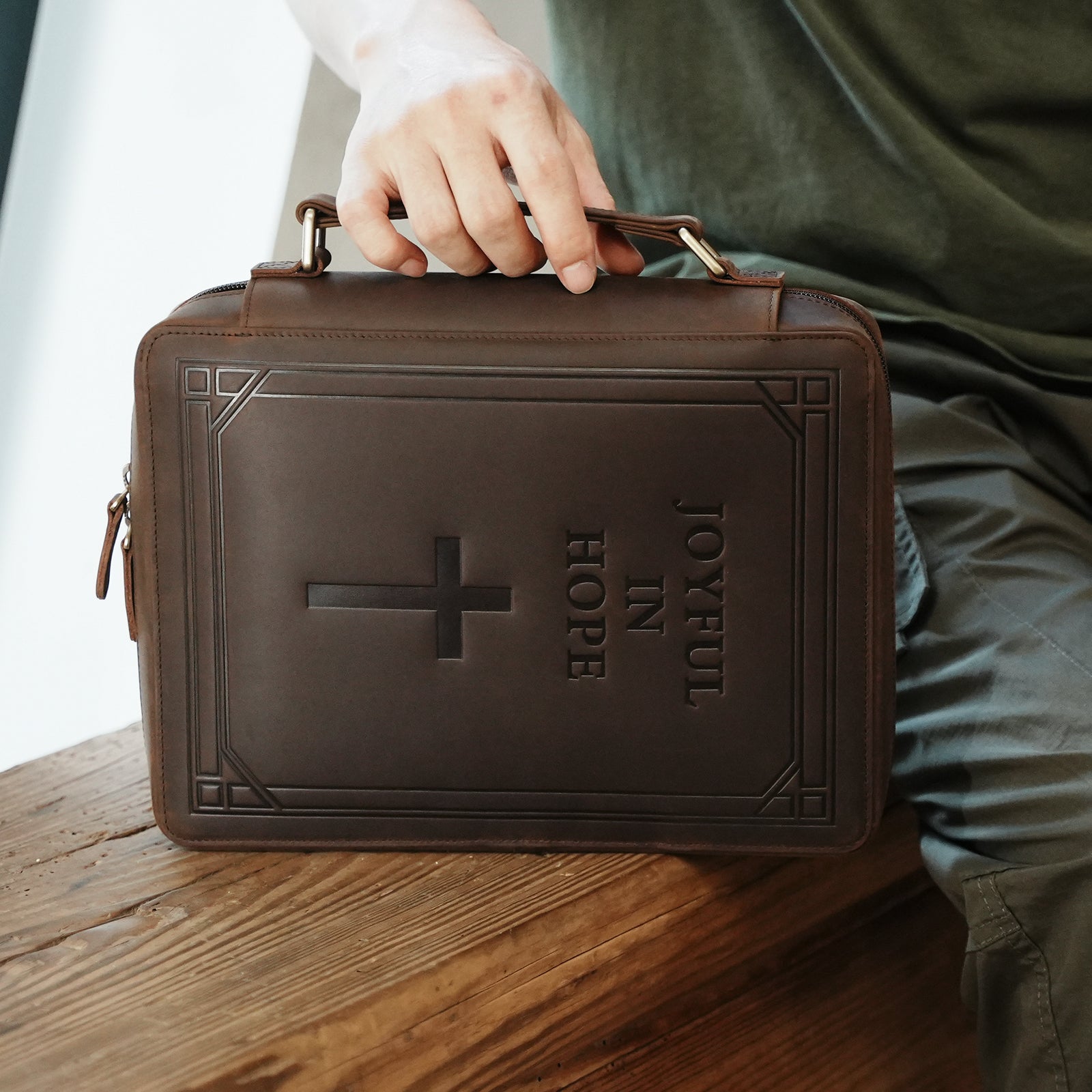 Full Grain Leather Bible Cover Church Bag (Scenario Shows)