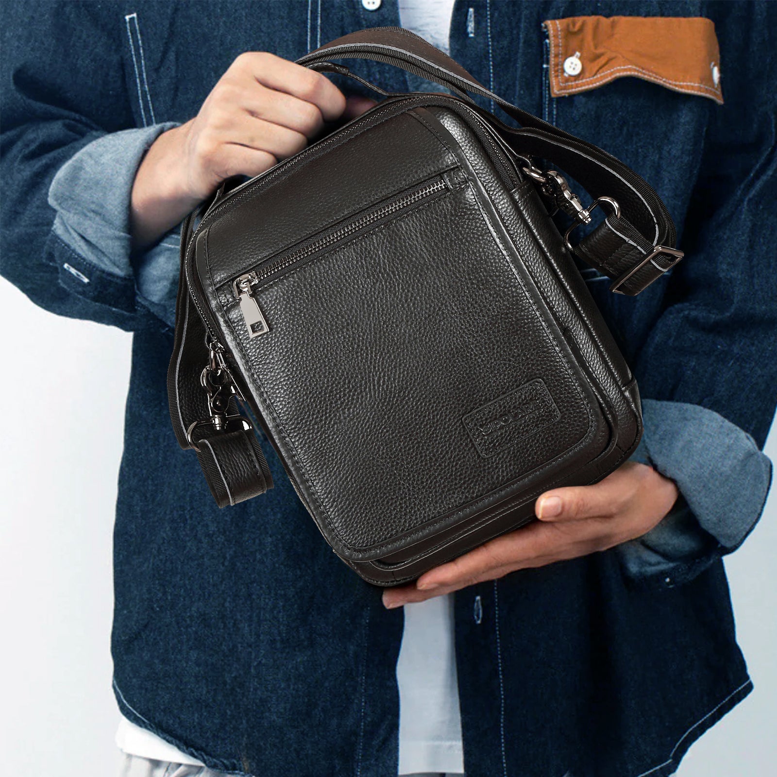 Italian Leather Messenger Bag Waterproof Travel Shoulder Bag (Model Display)