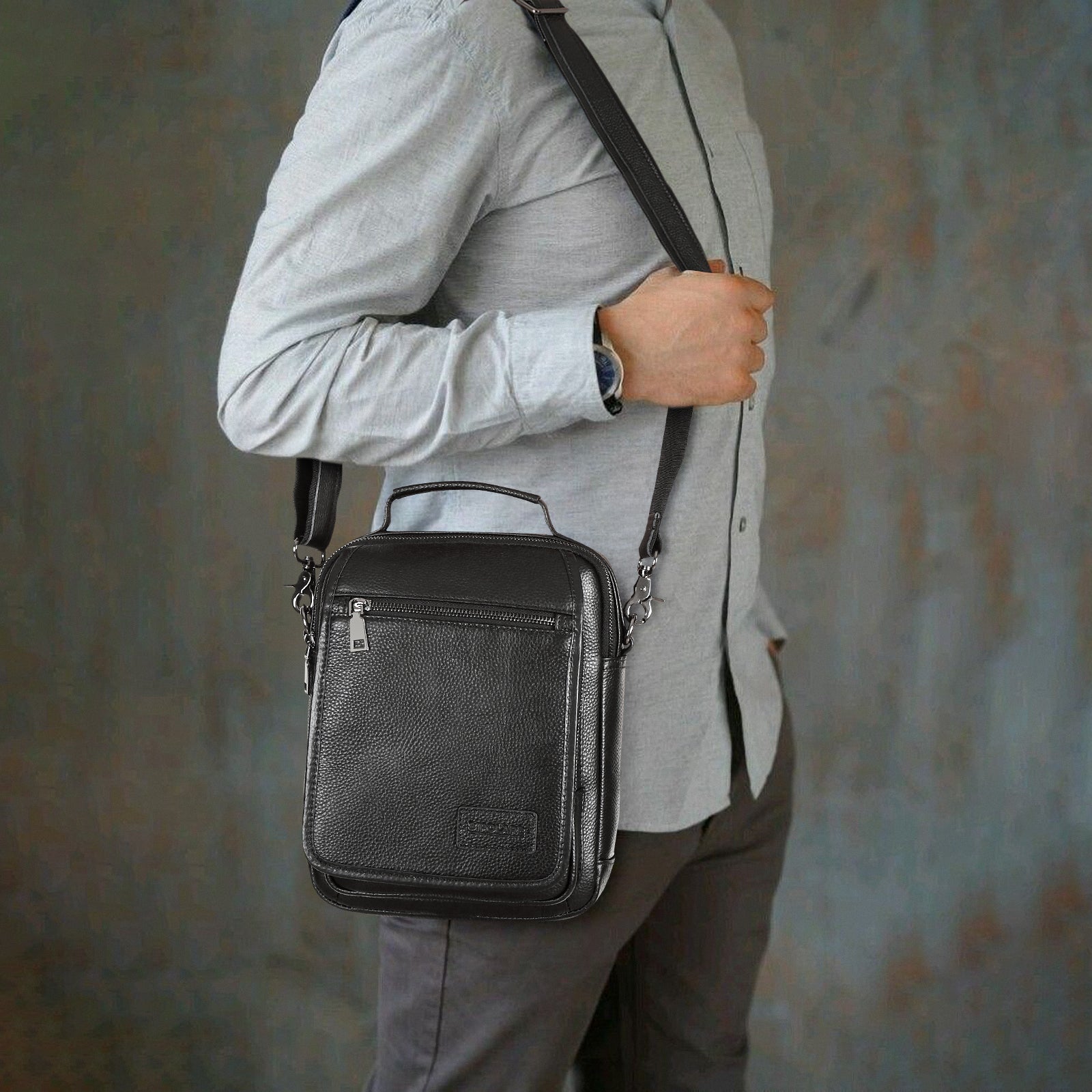 Italian Leather Messenger Bag Waterproof Travel Shoulder Bag (Model Display)