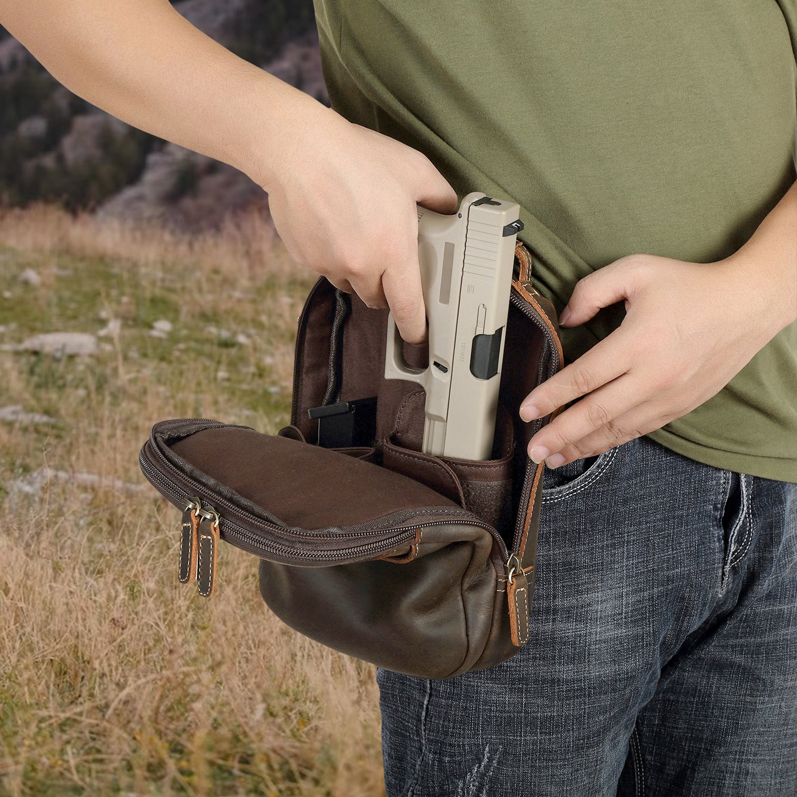 Italian Leather Carry Gun Pouch Pistol Case (Model Display)