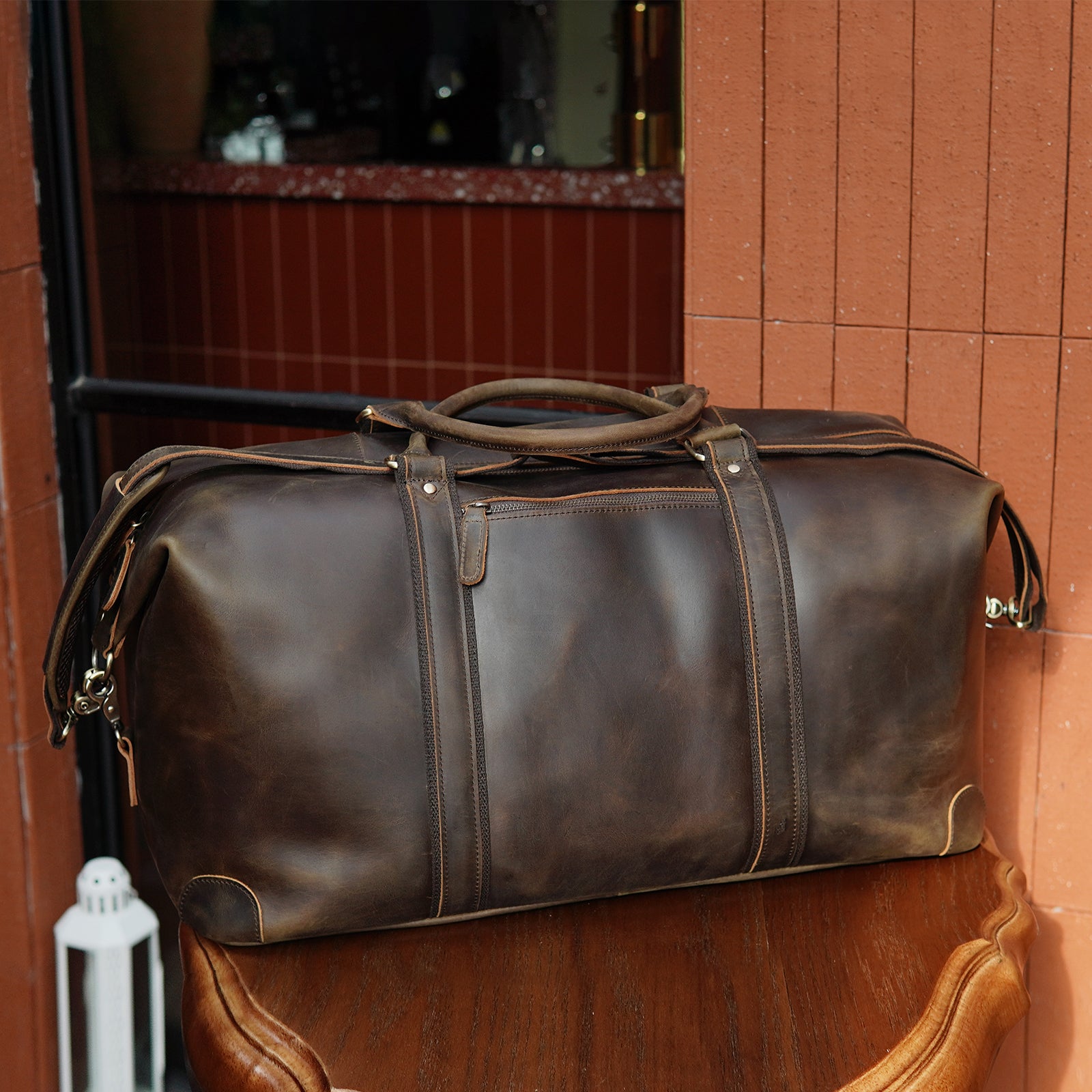 22" Full Grain Leather Travel Bag 42L Weekender Overnight Carry on Bag (Scenario Shows)