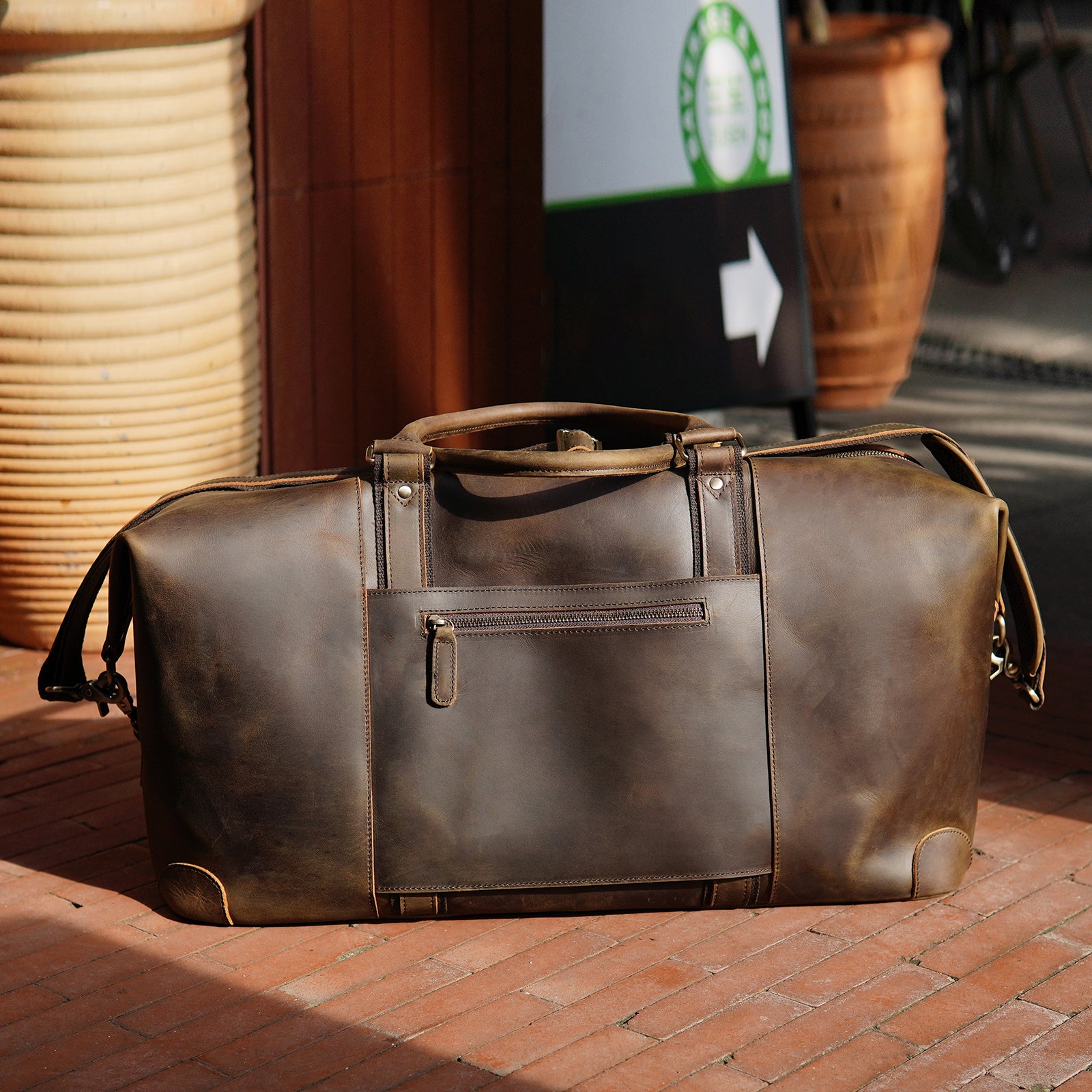 22" Full Grain Leather Travel Bag 42L Weekender Overnight Carry on Bag (Scenario Shows)