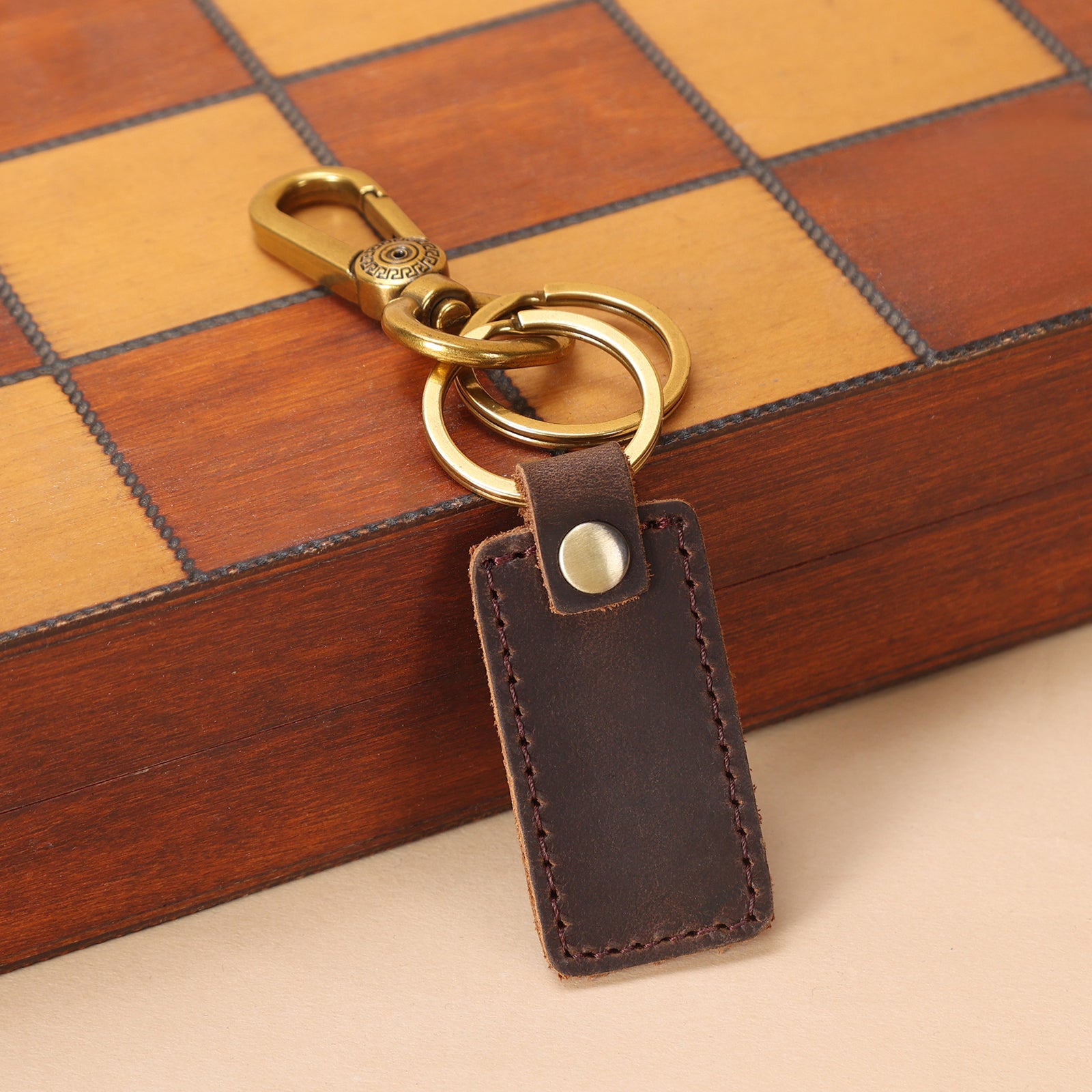 Full Grain Leather Universal Keychains Car Keys Holder (Scenario Shows)