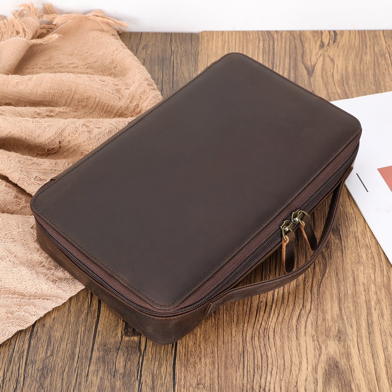 Leather Glasses Organizer Case with Adjustable 7 Slots (Scenario Shows)