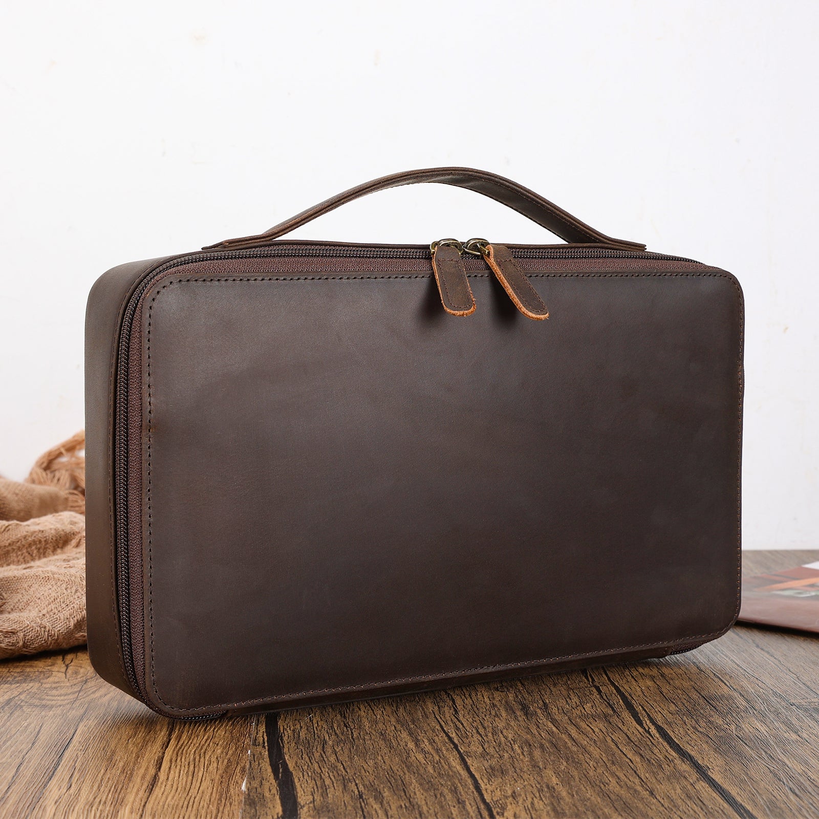 Leather Glasses Organizer Case with Adjustable 7 Slots (Scenario Shows)
