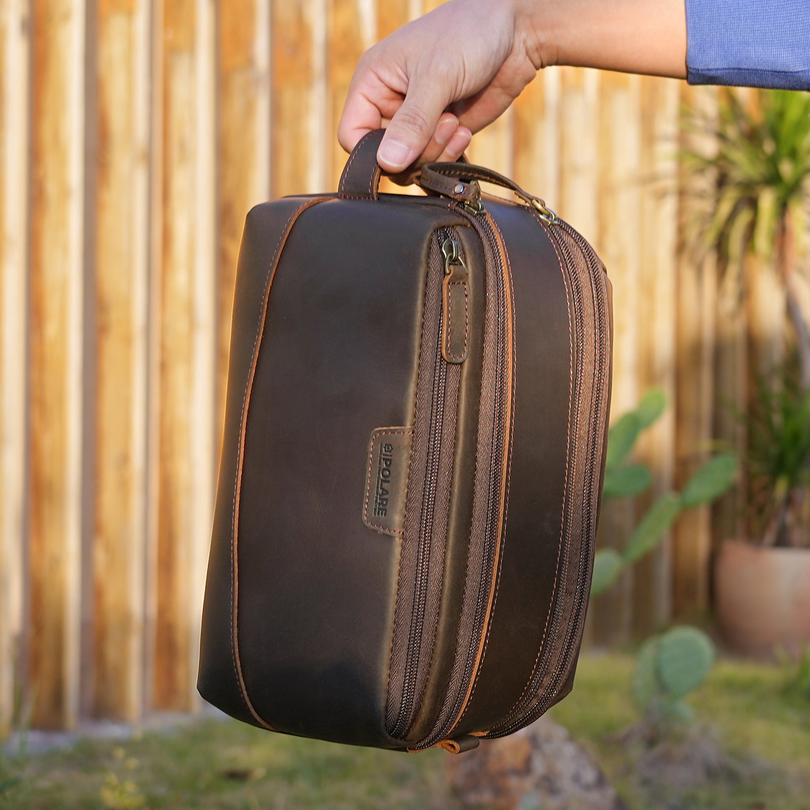 Full Grain Leather Toiletry Bag Travel Cosmetic Case Shaving Kit (Scenario Shows)