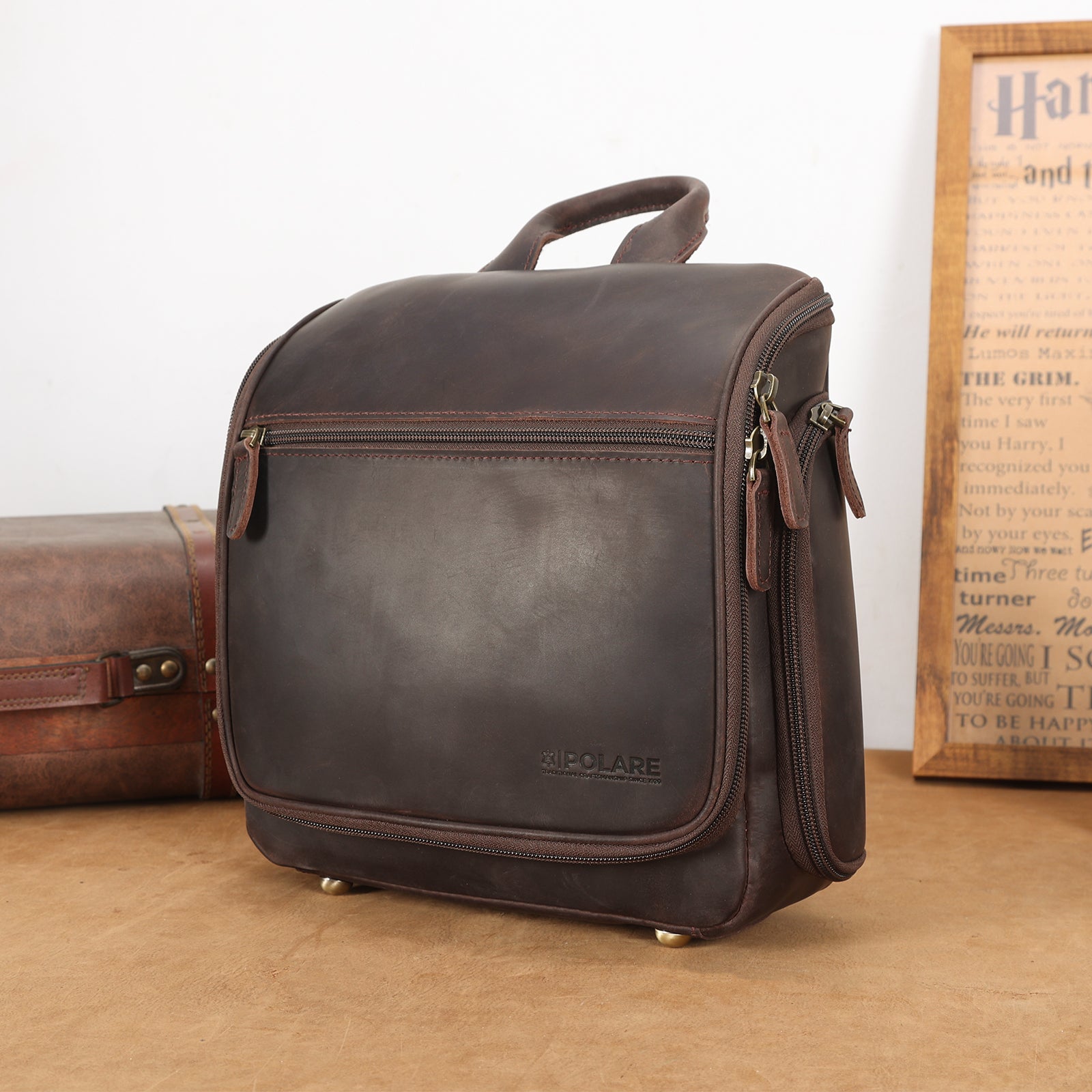 Leather Toiletry Bag Travel Hanging Shaving Kit Organizer Case (Scenario Shows)