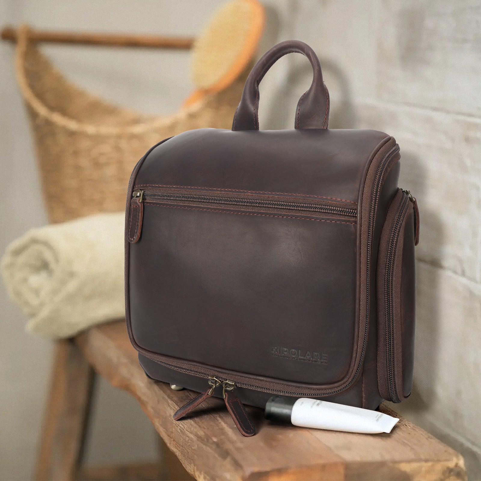 Leather Toiletry Bag Travel Hanging Shaving Kit Organizer Case (Scenario Shows)