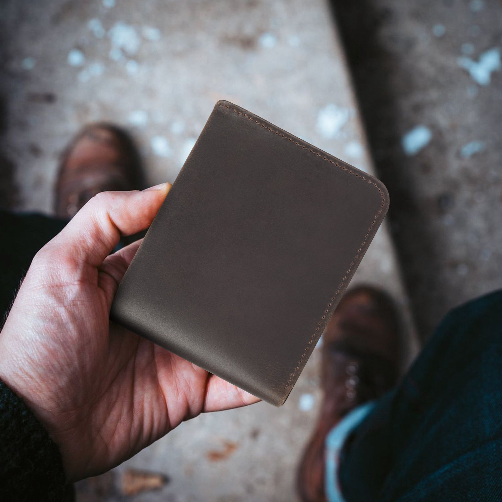 Full Grain Leather Slim Bifold Wallet for Men (Model Display)