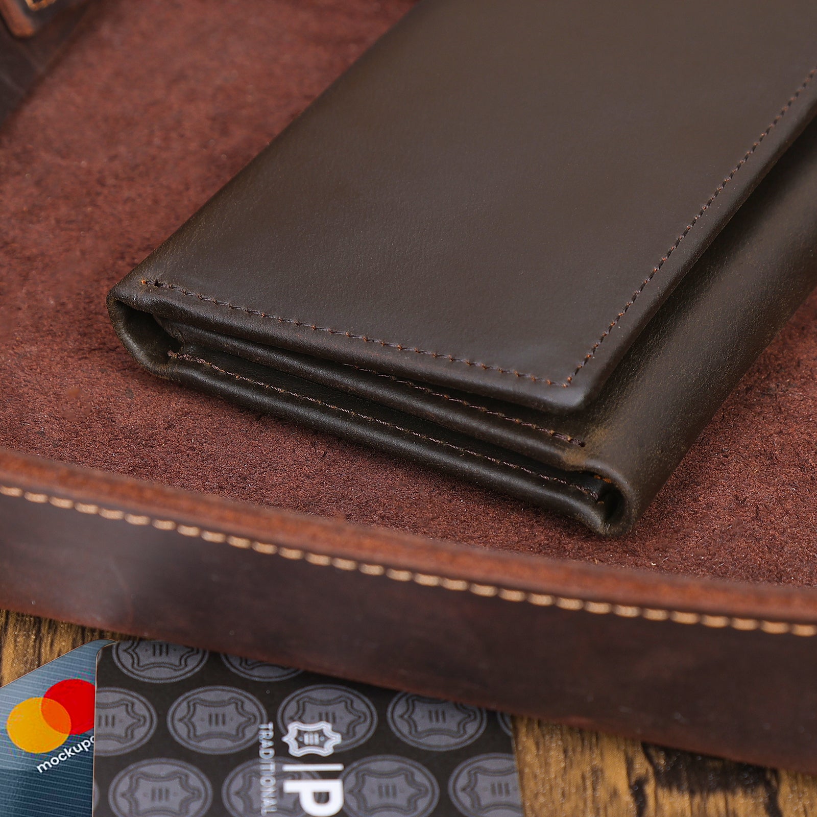 Full Grain Leather Trifold Wallet RFID Blocking with AirTag Slot (Details)