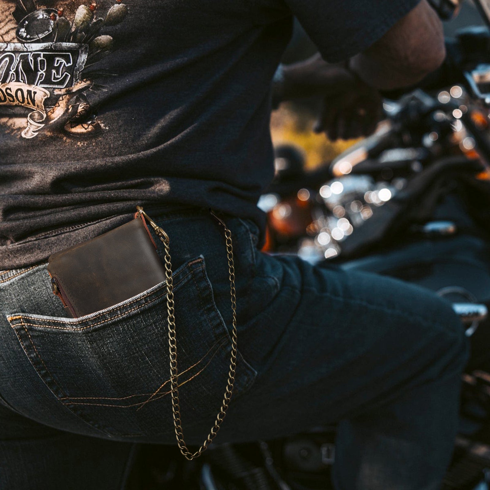 Leather Anti-Theft Wallet with Chain Travel Bifold Purse Card Case (Model Display)