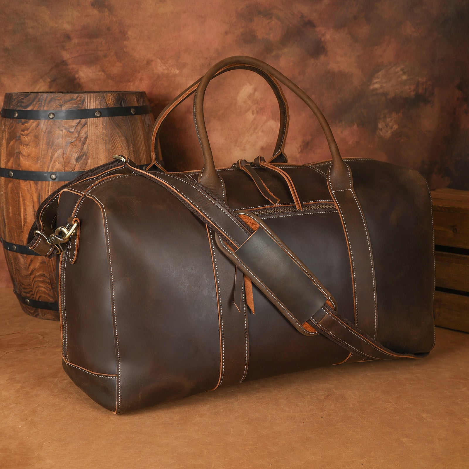 Polare 20" Leather Duffel Bag Overnight Weekender Bag (Scenario Shows)
