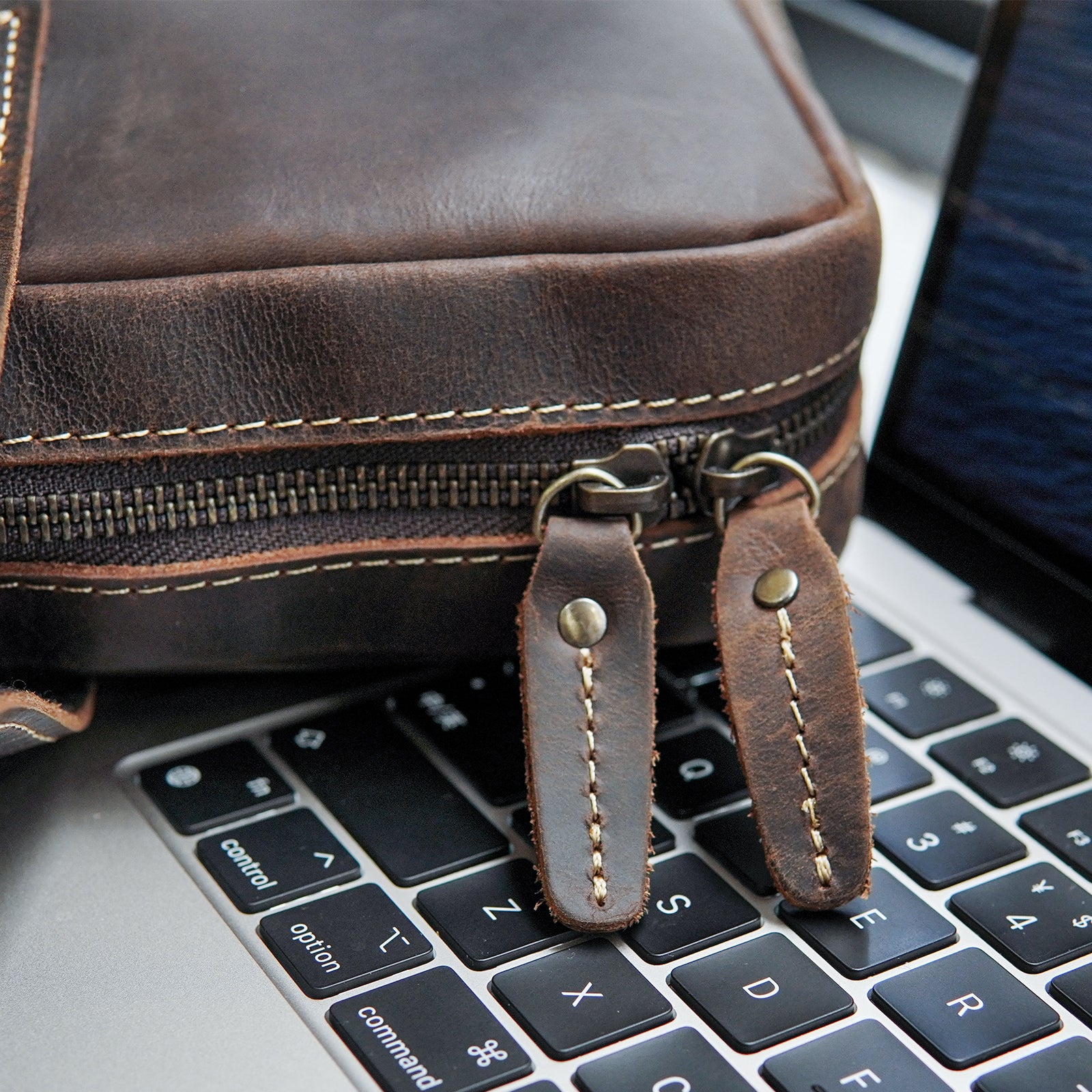 Polare Full Grain Leather Laptop Sleeve Protective Cover Case (YKK Metal Zippers)