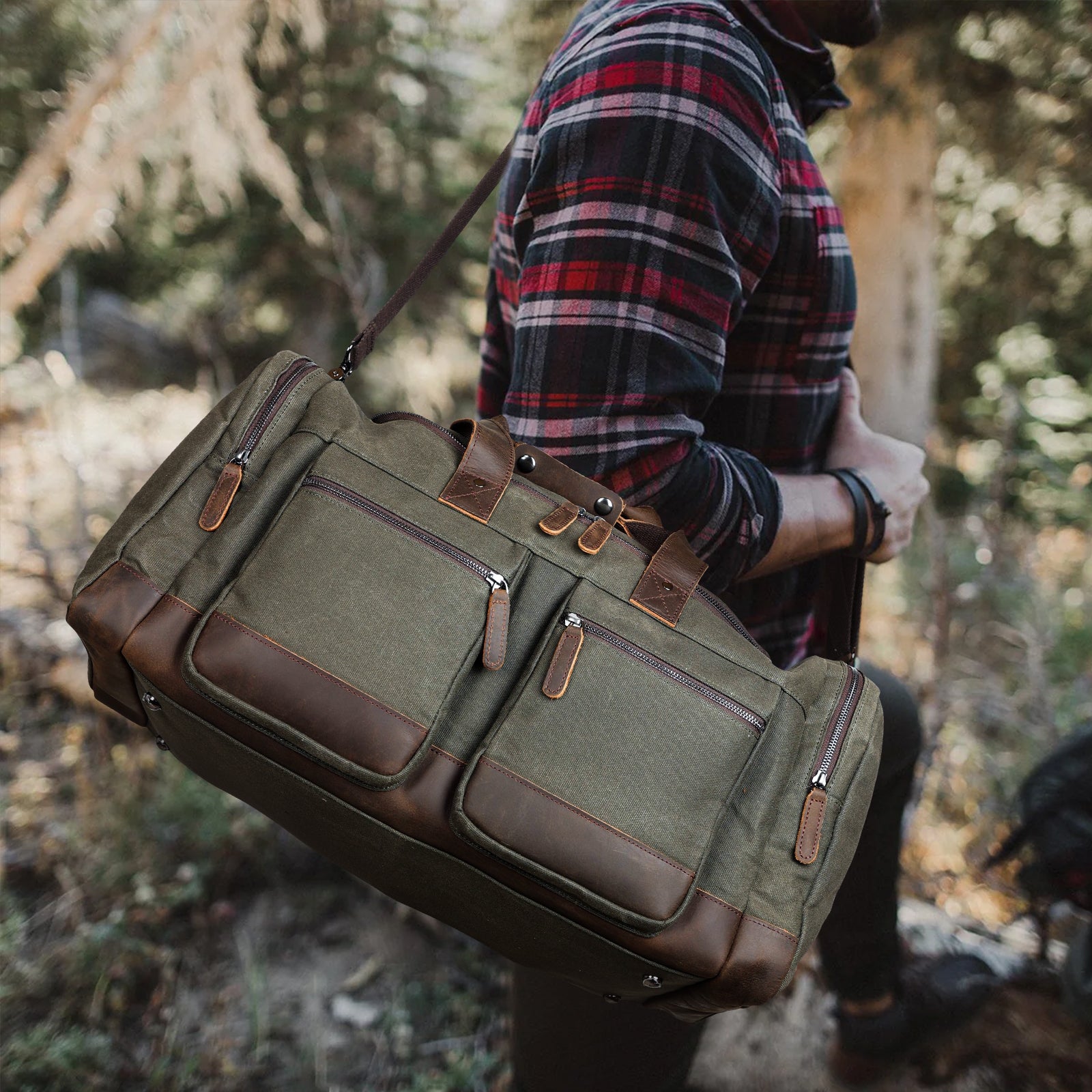 Roosevelt Small Leather Duffle Bag in Dark Oak - Hands On