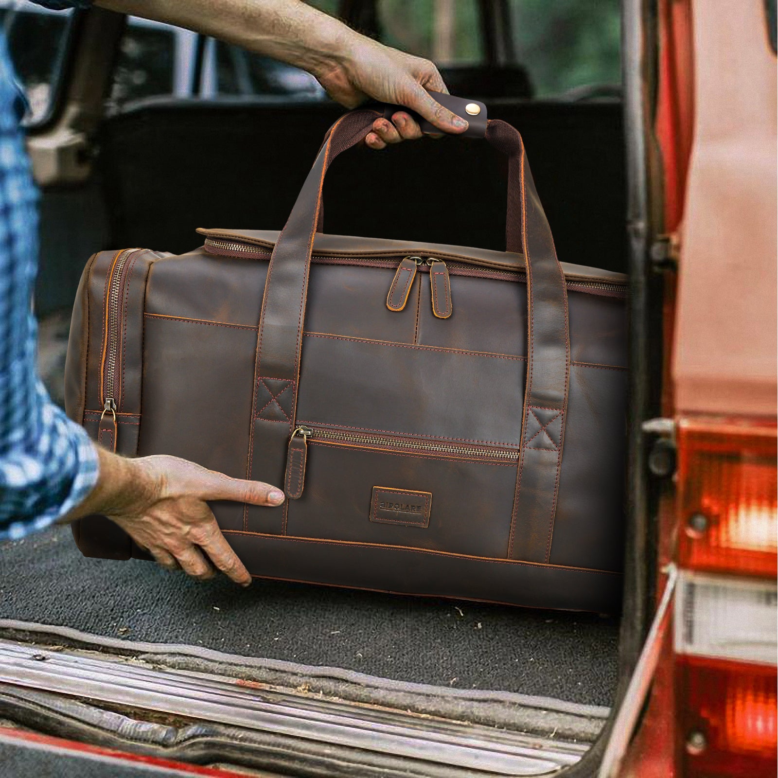Full Grain Leather Travel Duffle Bag 42L Sport Weekender Bag (Model Display)