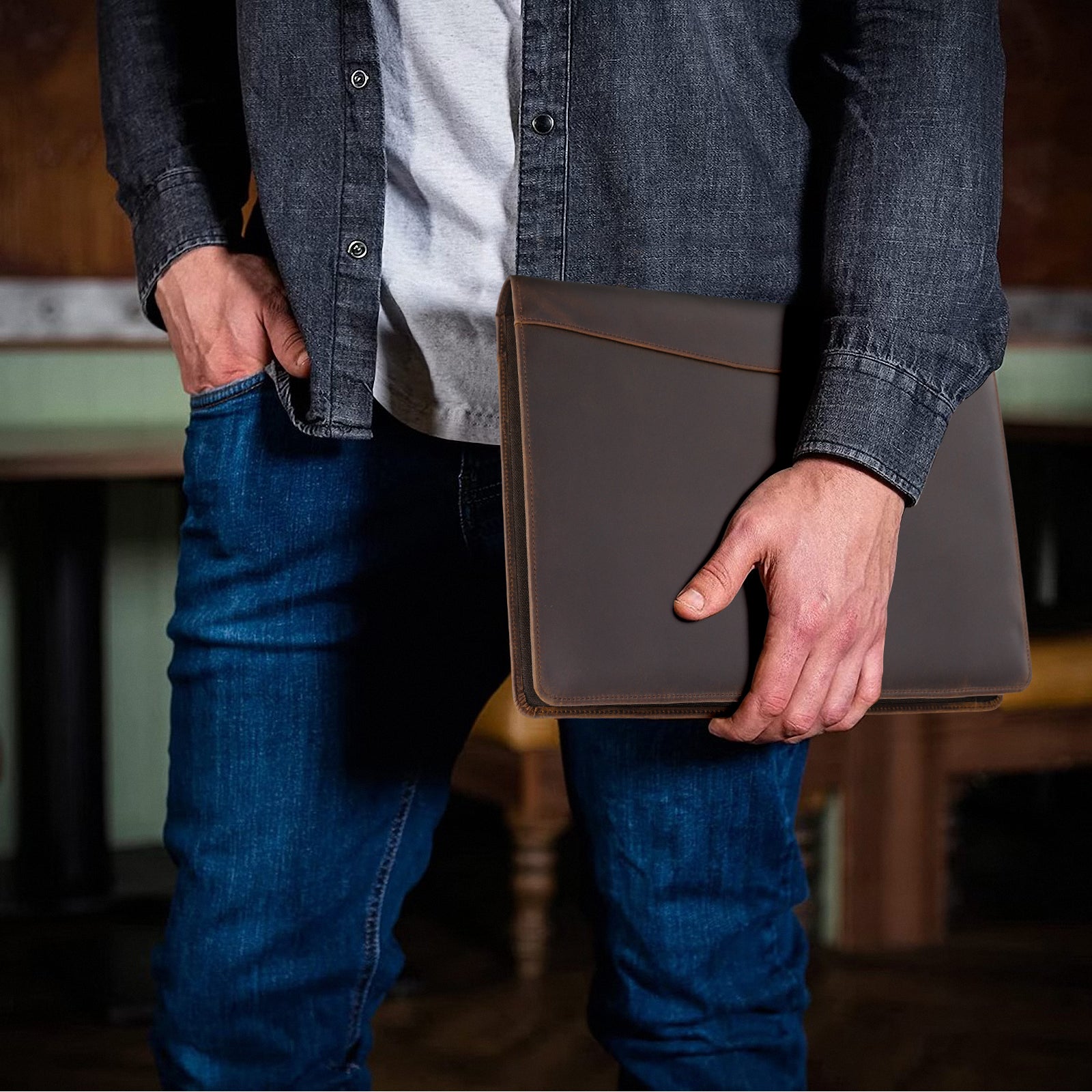 Polare Full Grain Leather Portfolio Business Padfolio Cover (Model Display)