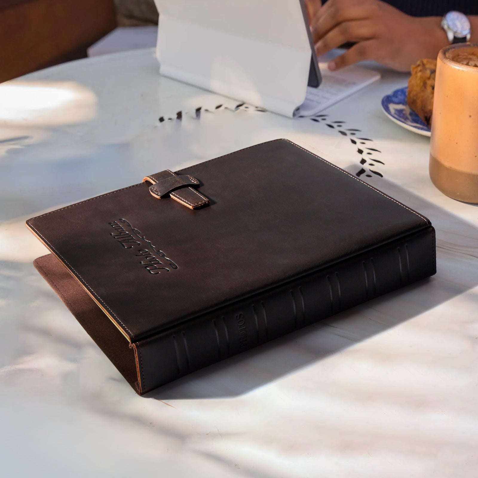 Full Grain Leather Photo Album 4x6 200 Photos with 20 Writing Papers (Scenario Shows)