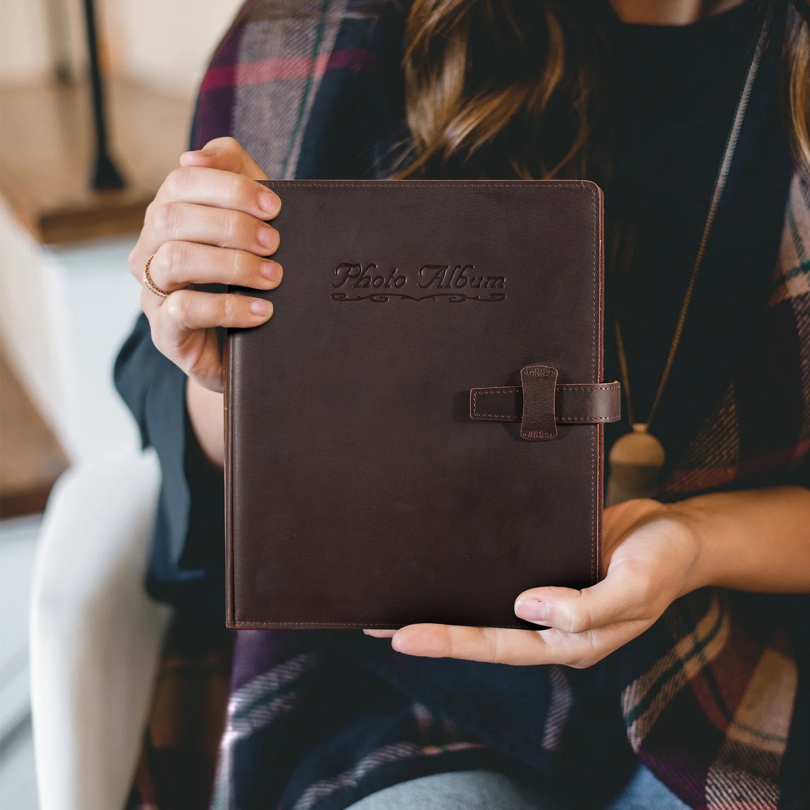 Full Grain Leather Photo Album 4x6 200 Photos with 20 Writing Papers (Model Display)