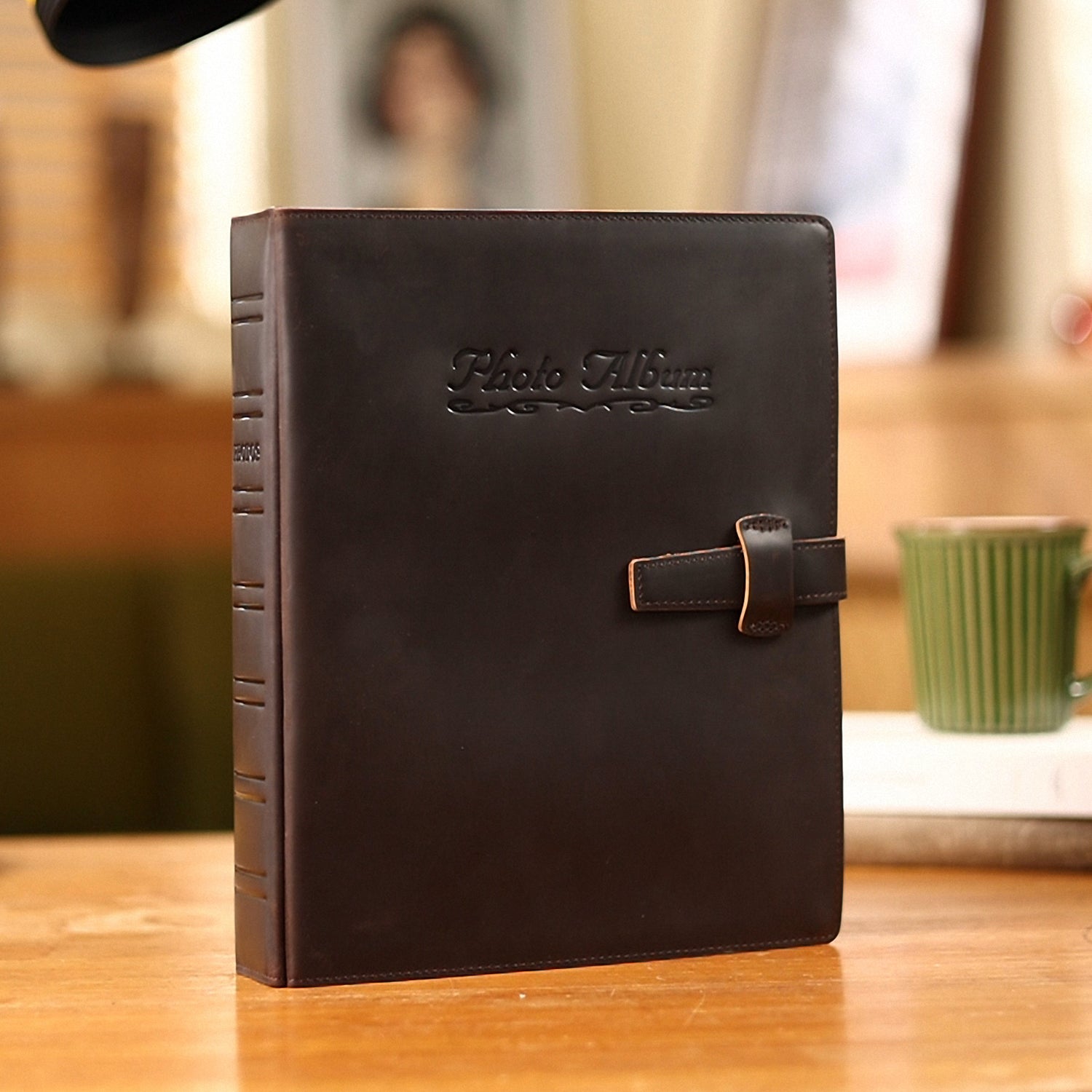 Full Grain Leather Photo Album 4x6 200 Photos with 20 Writing Papers (Scenario Shows)