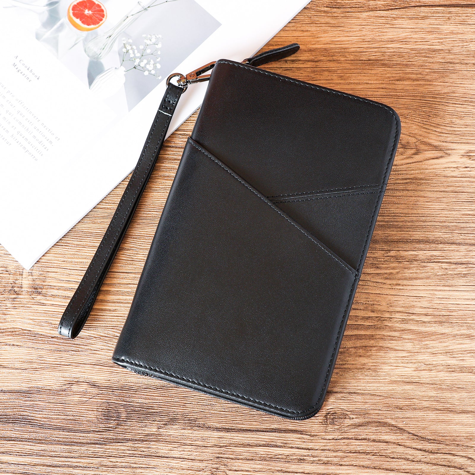 Leather passport case – Fini