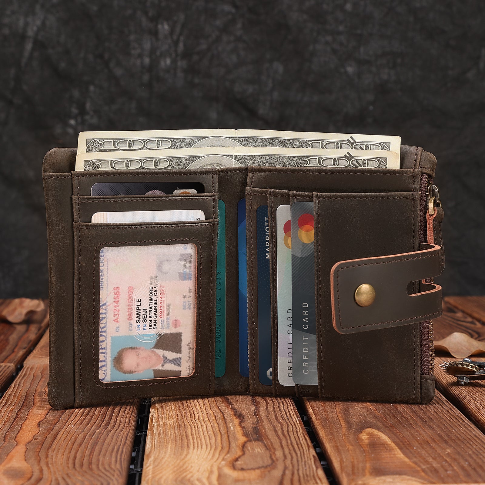 Leather Anti-Theft Wallet with Chain Travel Bifold Purse Card Case (Scenario Shows)