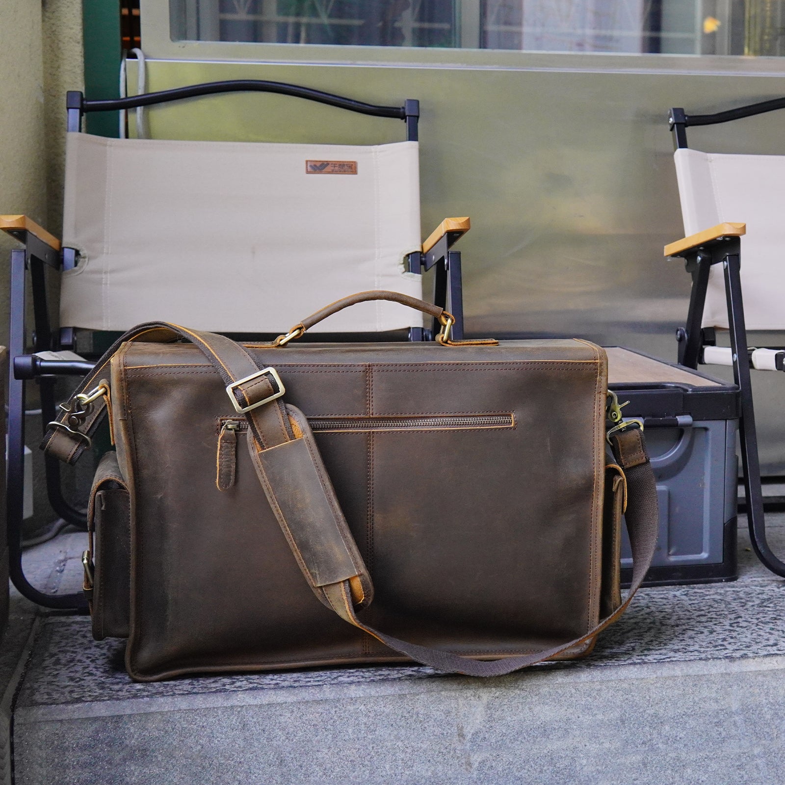 18" Full Grain Leather Laptop Briefcase Vintage Business Bag For Men (Scenario Shows)