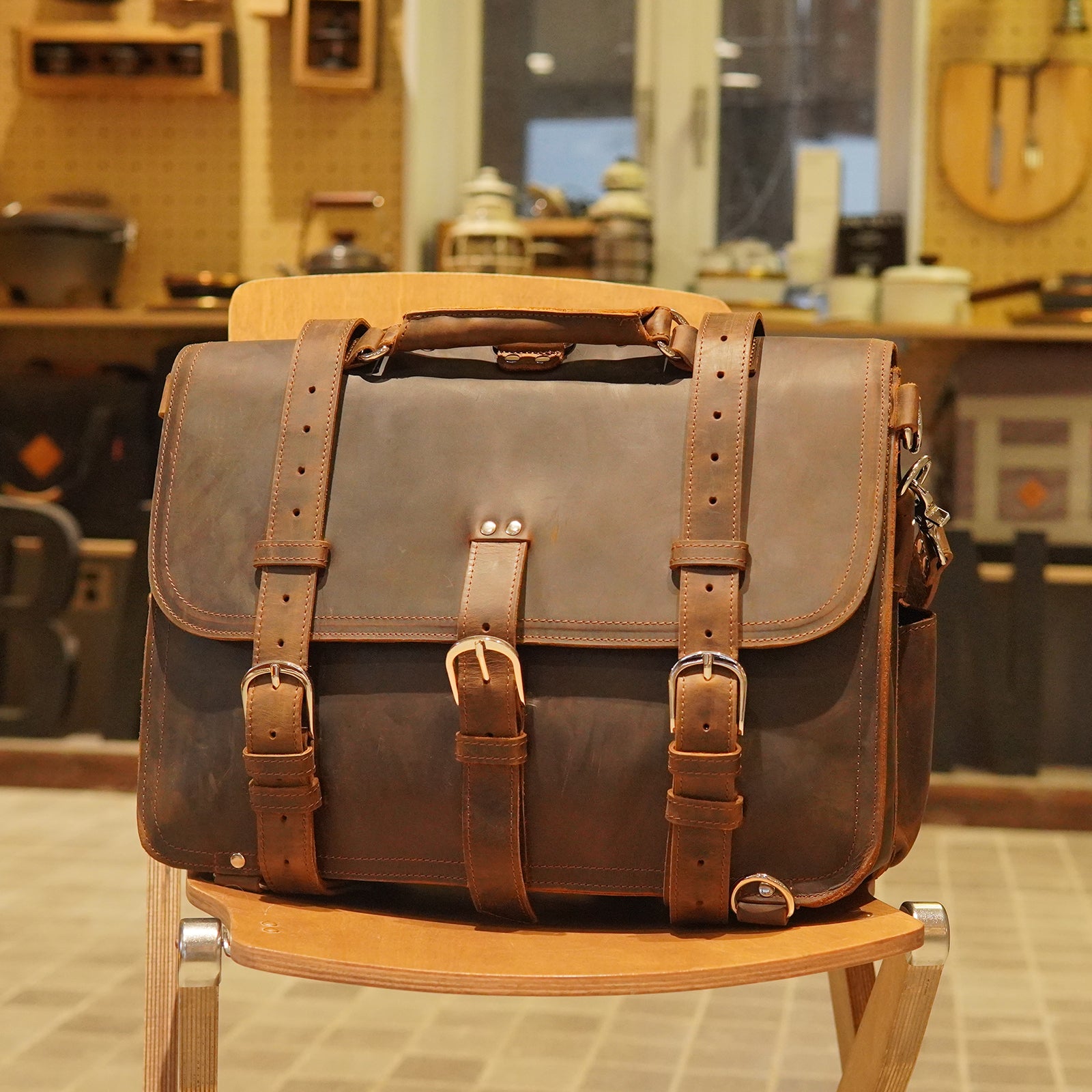 Polare 16" Full Grain Leather Briefcase Shoulder Messenger Bag (Brown)